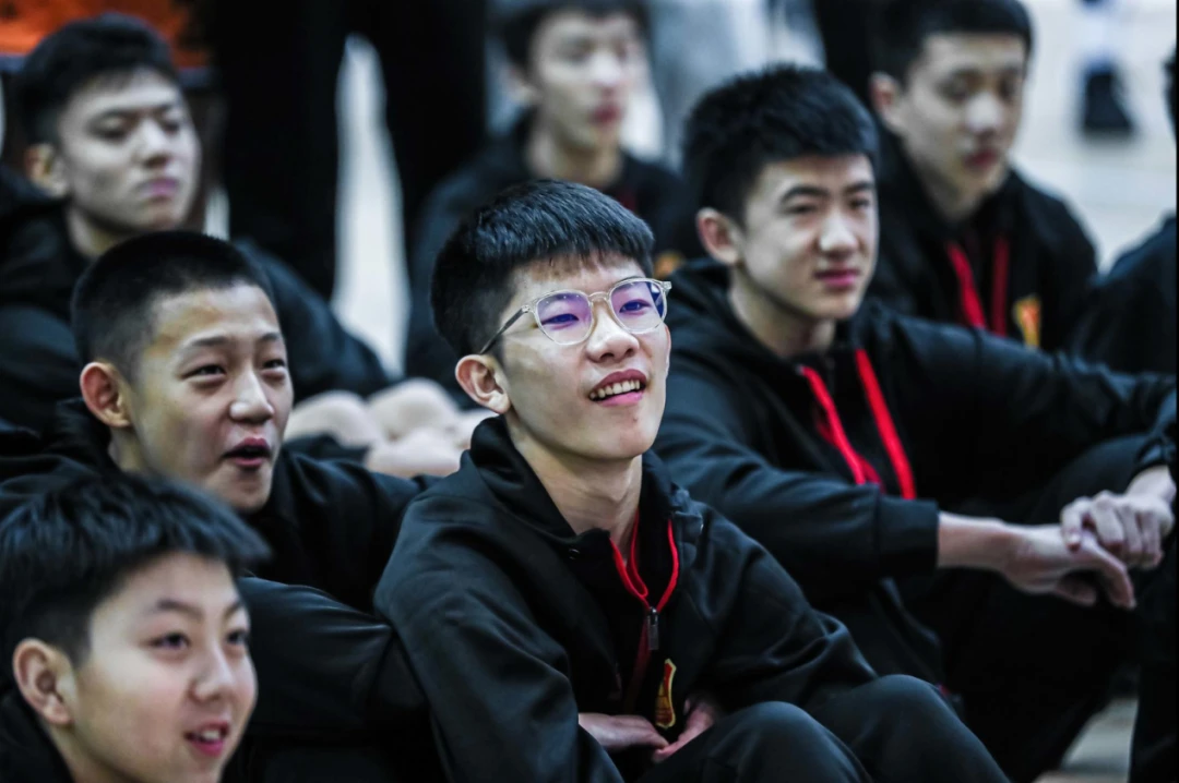 大学生篮球社团如何引入智能情感技术_0